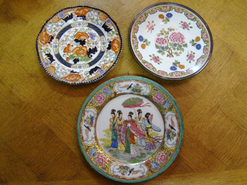 2 porcelain plates