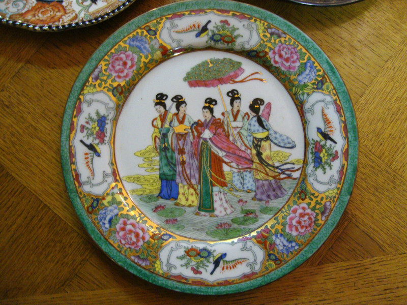 2 porcelain plates