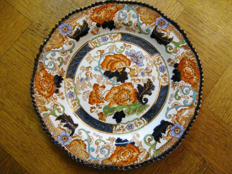 2 porcelain plates