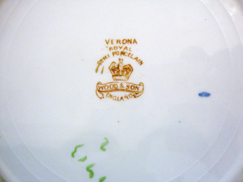 2 porcelain plates