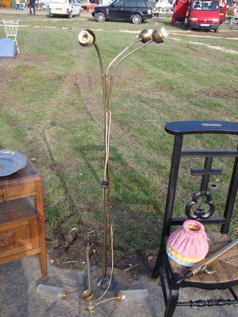 3 arms brass stand lamp