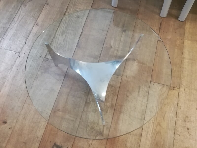 Aluminium and glass top K. Hesterberg propeller coffee table
