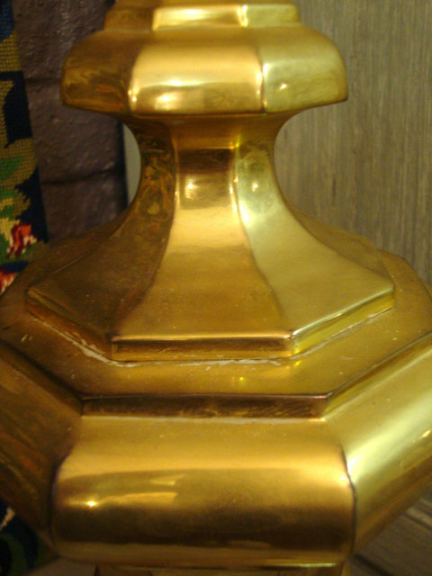 Big gilt metal foot lamp