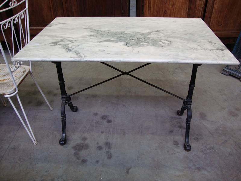 Bistrot table, iron wrought and white marble top