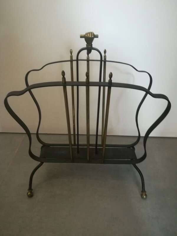 Black metal, brass and bronze magazine rack