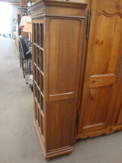 Bookcase Henri II style