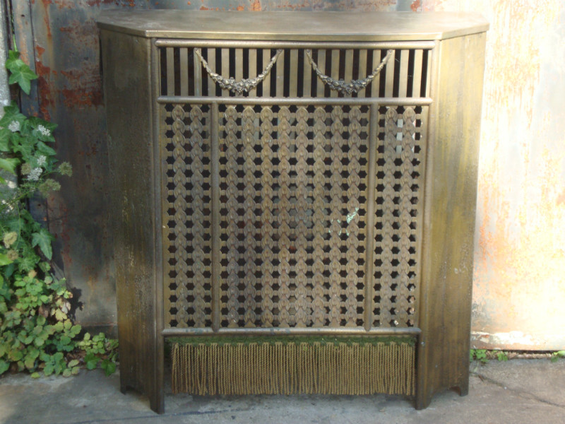 Cache radiator hammered metal