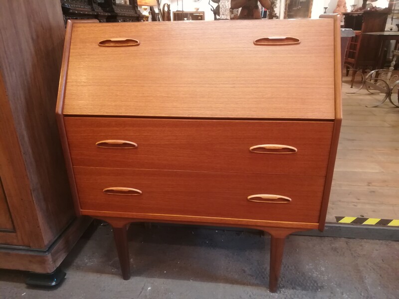 Teck LB mark Carina model dressing table desk