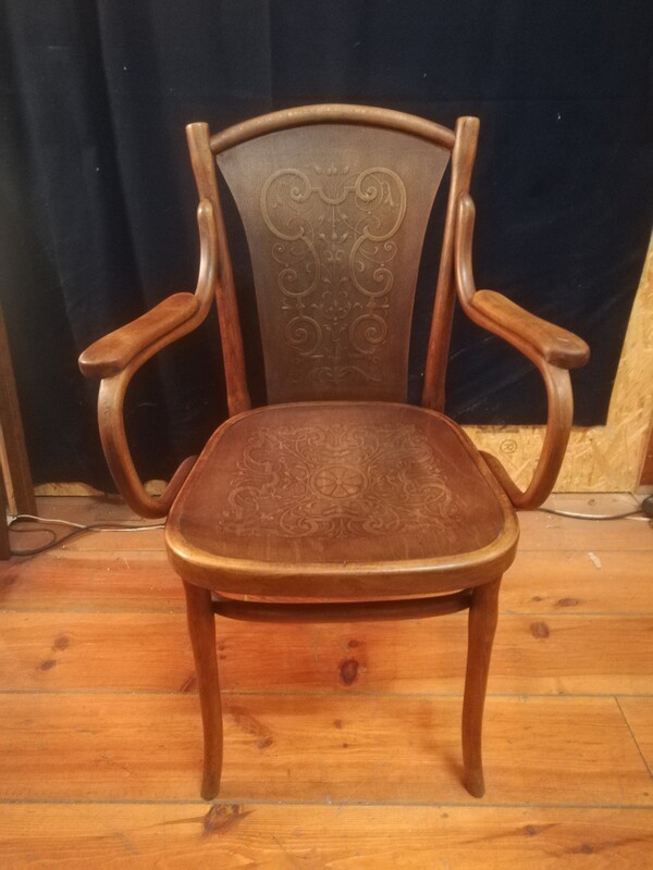 Curved beech wood and stylish patterns Thonet stamp armchair