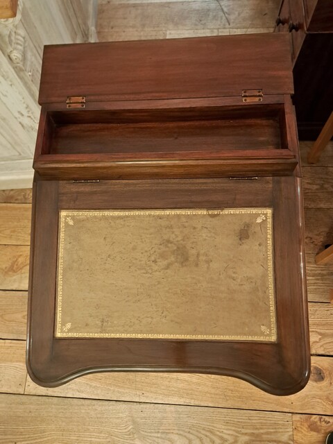 English mahogany Davenport desk