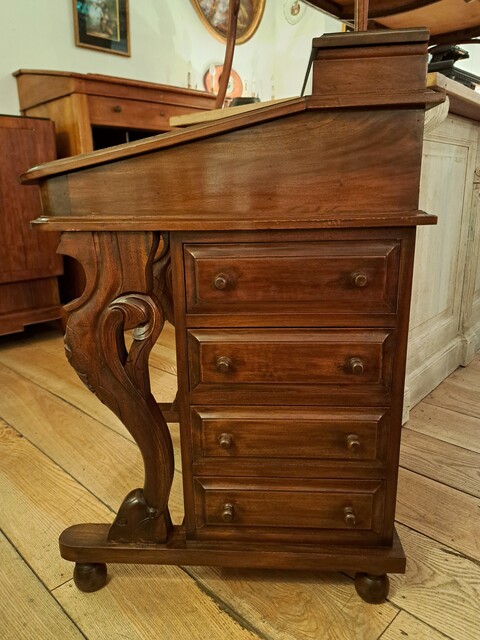 English mahogany Davenport desk