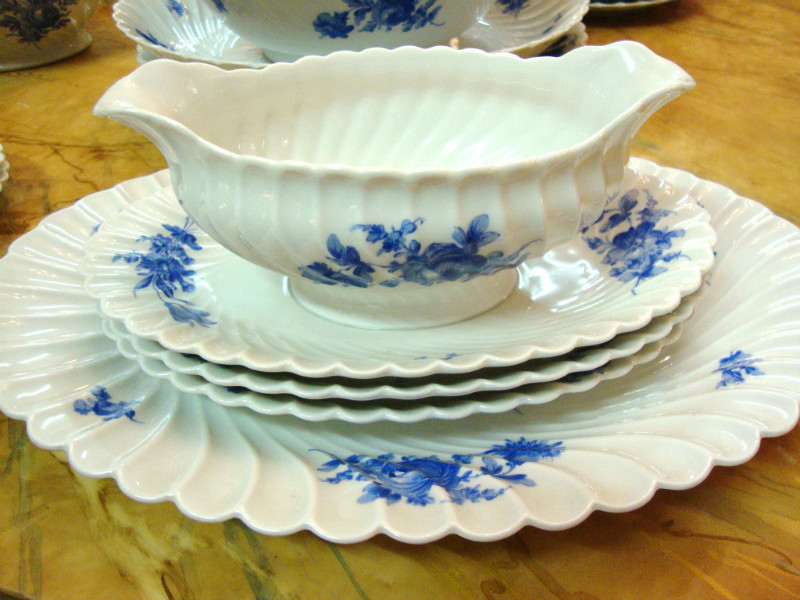 Fine china bone complete table service