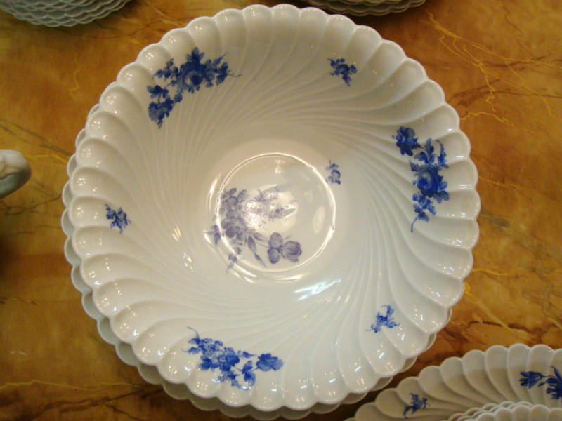 Fine china bone complete table service