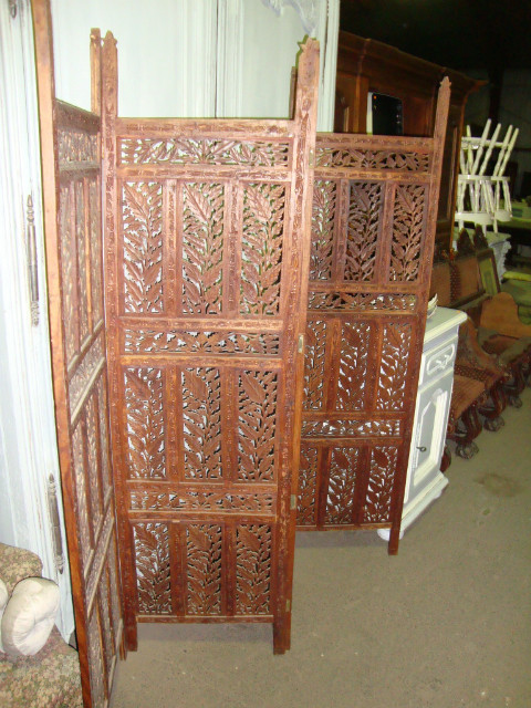 Indochinese sculpted wood screen 