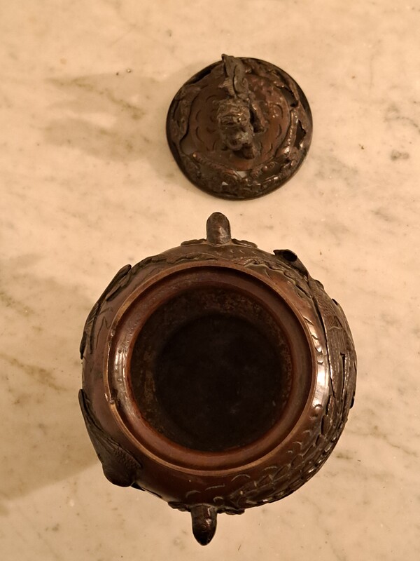  Japanese bronze incense burner with brown patina