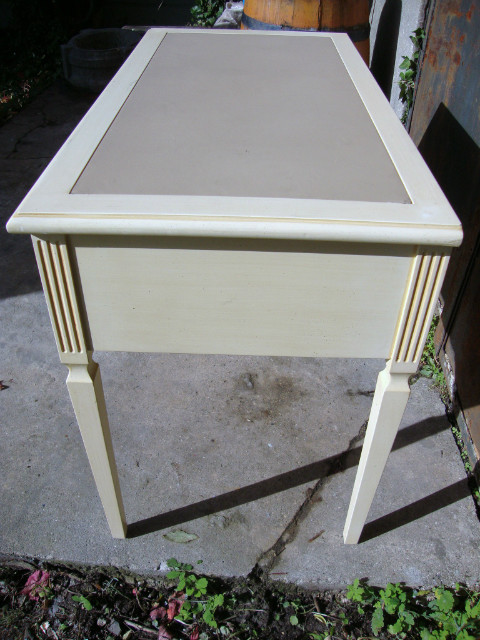 Laquered white table desk