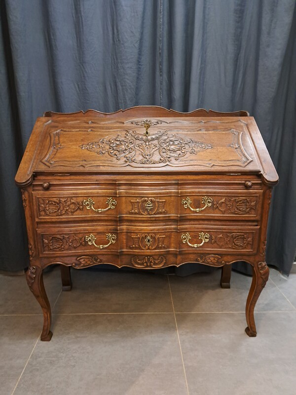 Liegeois slope desk in carved solid oak
