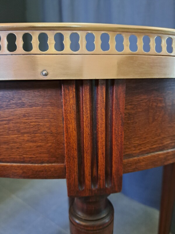 Mahogany and marble top bouillotte table