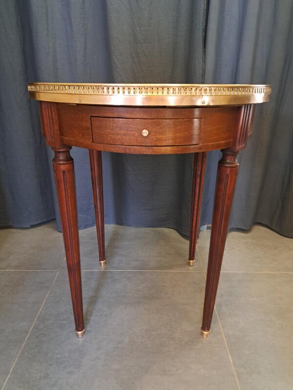 Mahogany and marble top bouillotte table