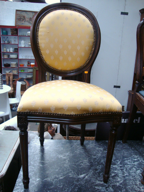 Medaillon Louis XVI style chair