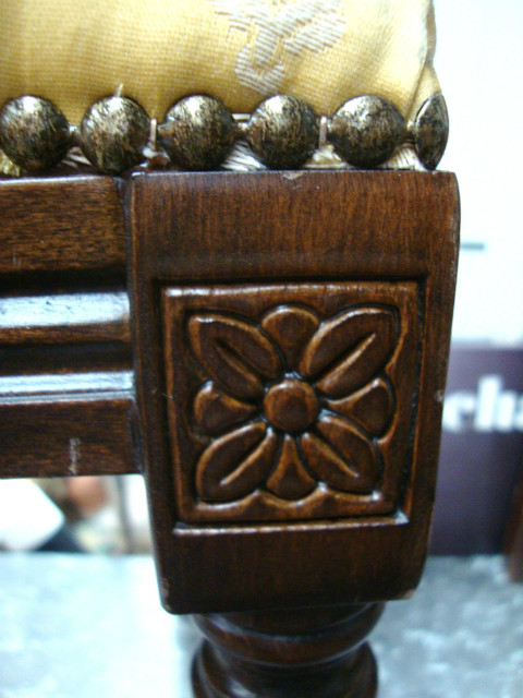 Medaillon Louis XVI style chair