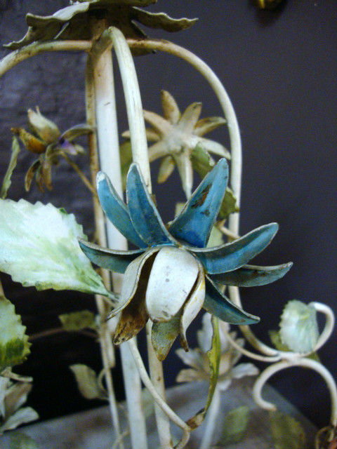 Metal painted flowers 4 lights chandelier