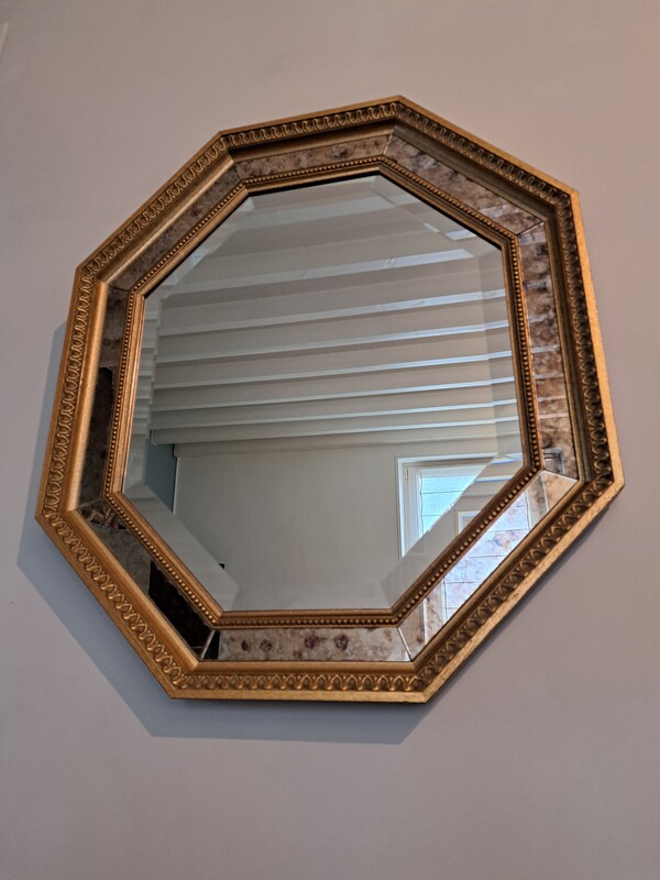 Deknudt eglomized octagonal mirror with glazing beads
