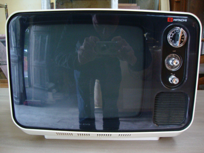 Mobile television set