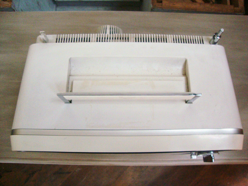 Mobile television set