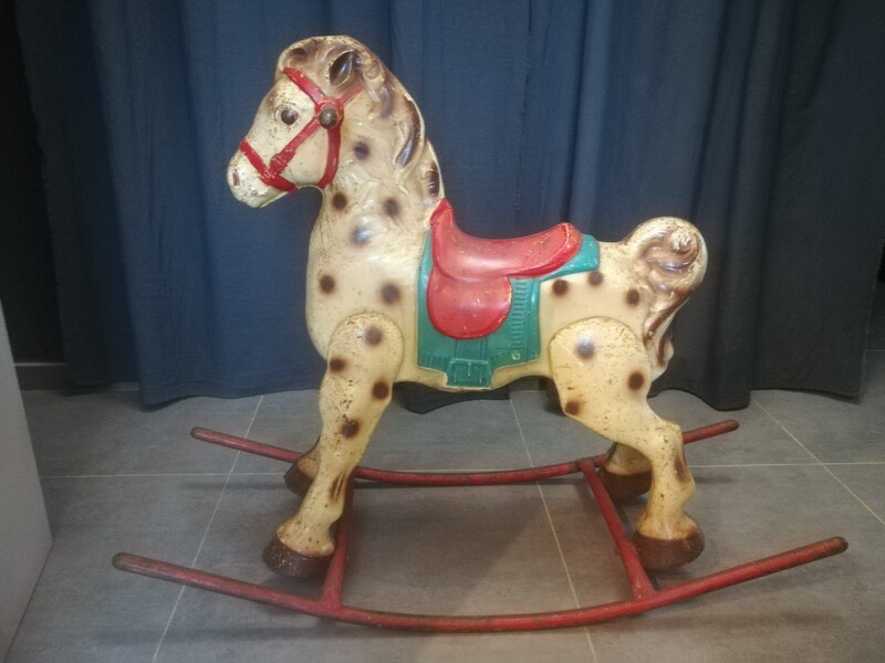Mobo rocking horse in painted metal