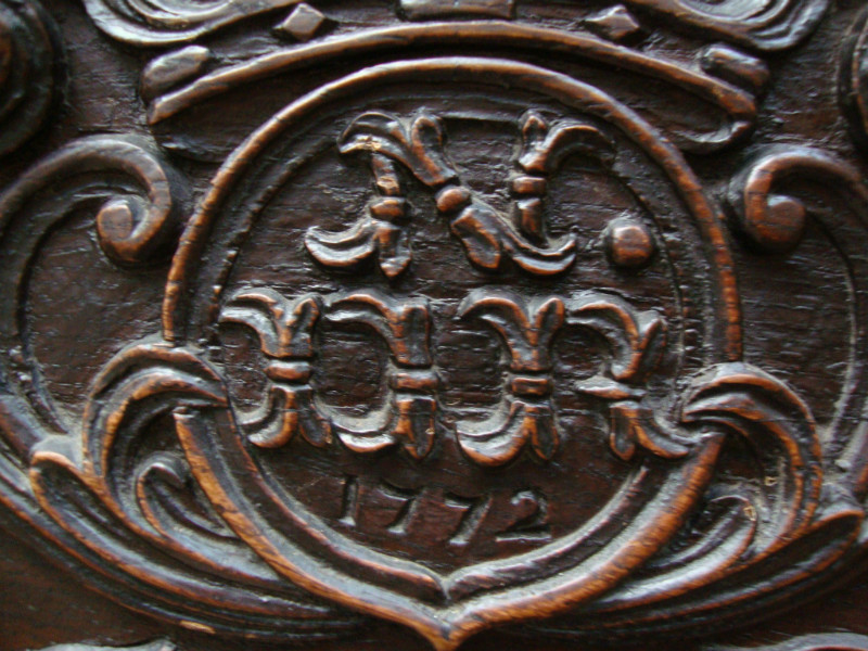 Moulded and richely sculpted Lorraine oak wardrobe 