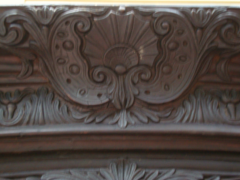 Moulded and richely sculpted Lorraine oak wardrobe 