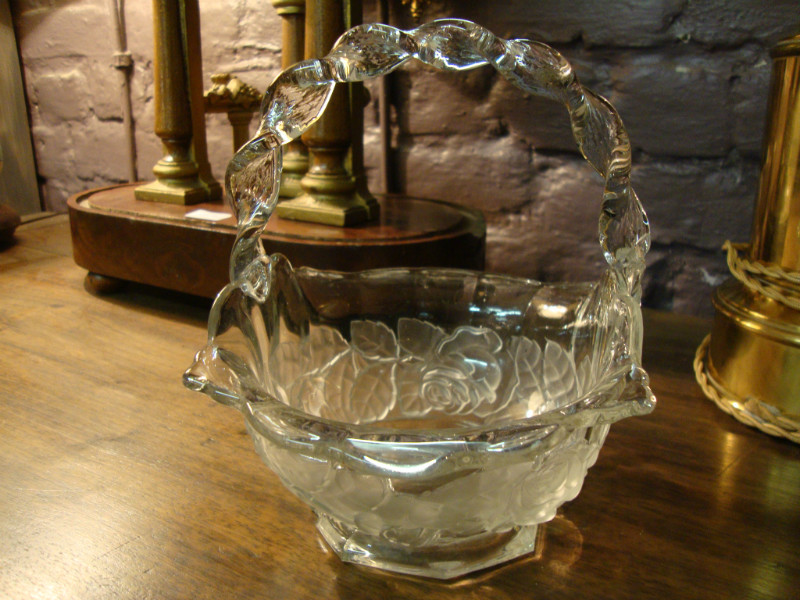 Moulded pressed glass Art déco basket