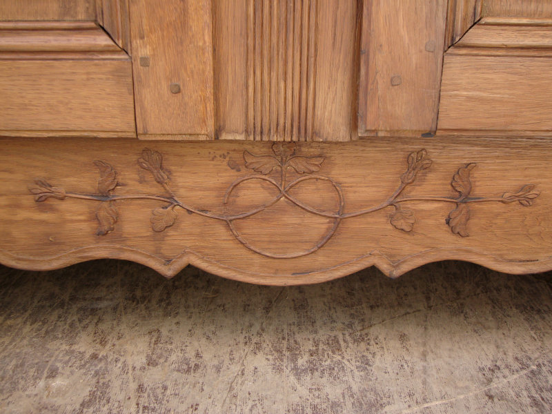 Normandy oak wardrobe Louis XV style
