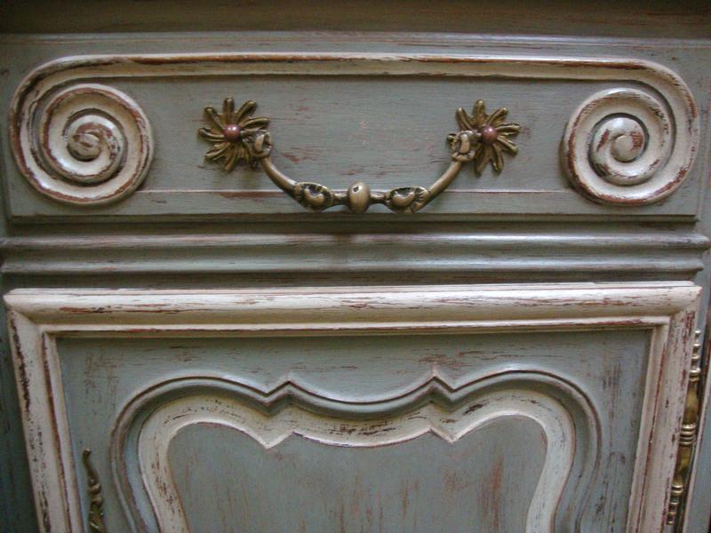 Painted 4 doors Louis XV style oak dresser