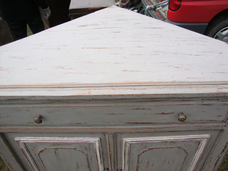 Painted corner 4 doors cupboard