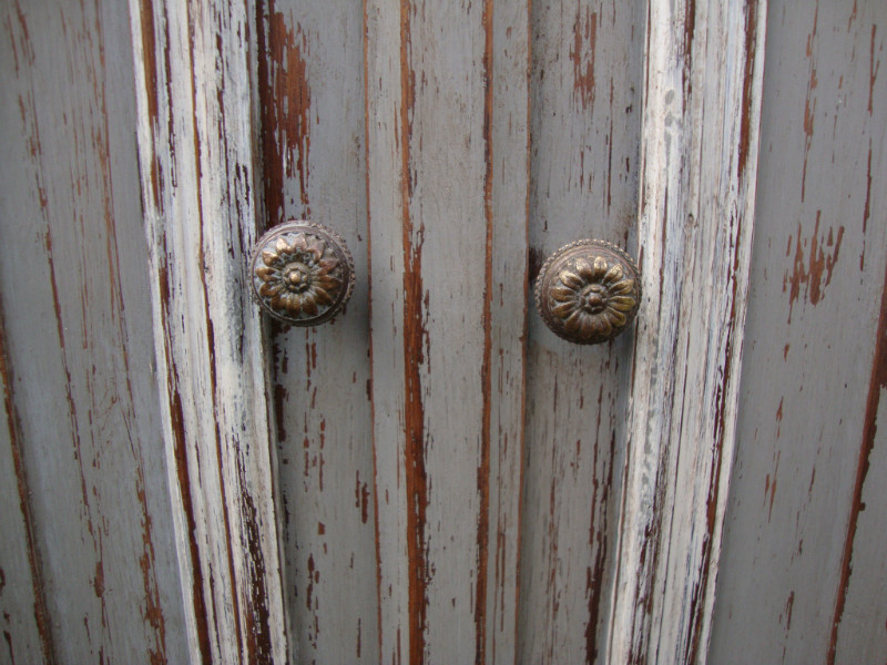 Painted corner 4 doors cupboard