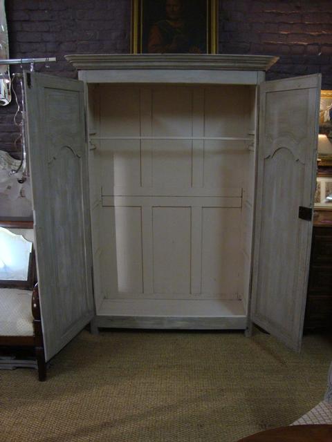 Painted Oak wardrobe from Boulogne