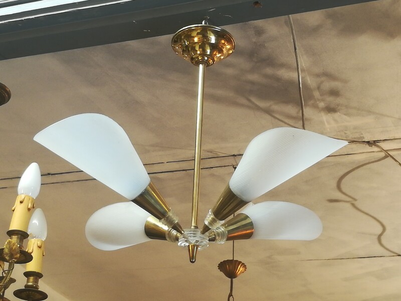 Plexiglas and brass 4 lights chandelier