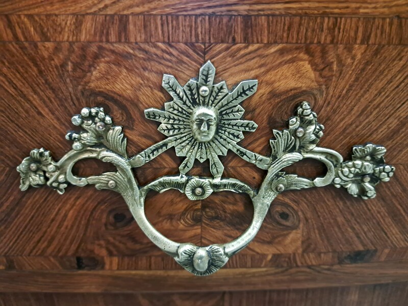 Regency style chest of drawers in rosewood with a marble top