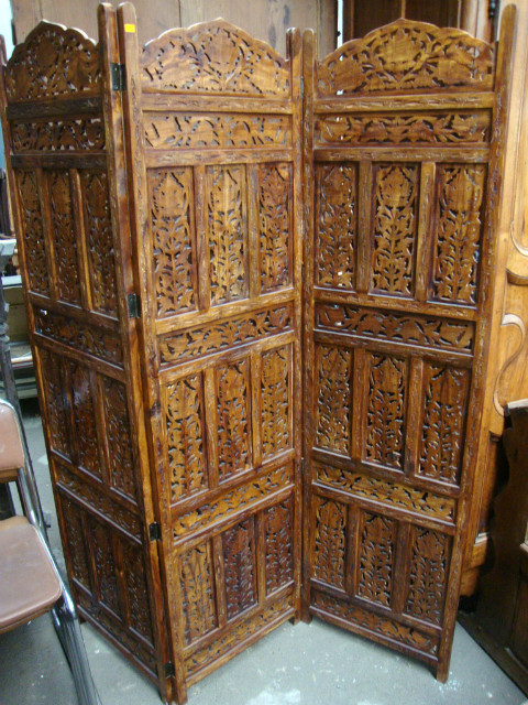 Sculpted wood screen
