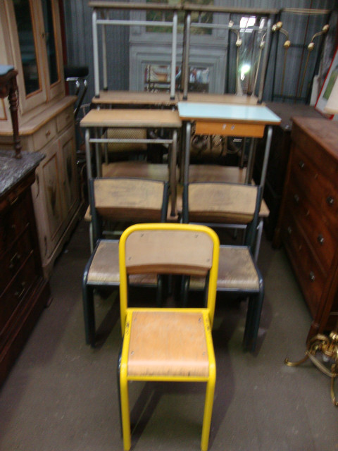 Set of 17 school chairs and 10 small desks