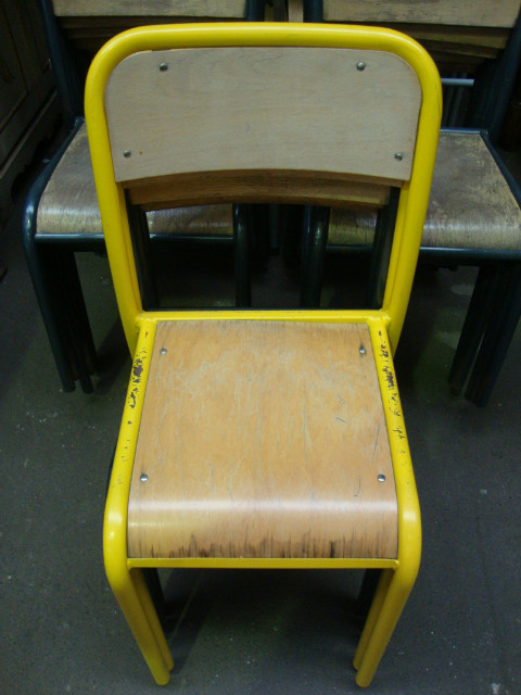 Set of 17 school chairs and 10 small desks