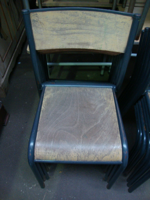 Set of 17 school chairs and 10 small desks