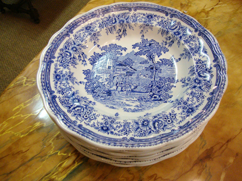 Set of 6 ceramic plates