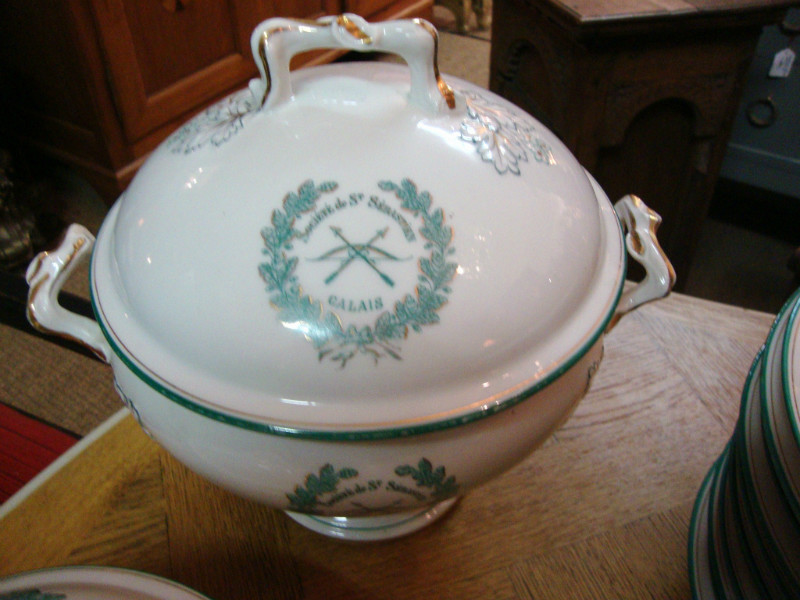 Set of Saint-Sébastien porcelain in Calais