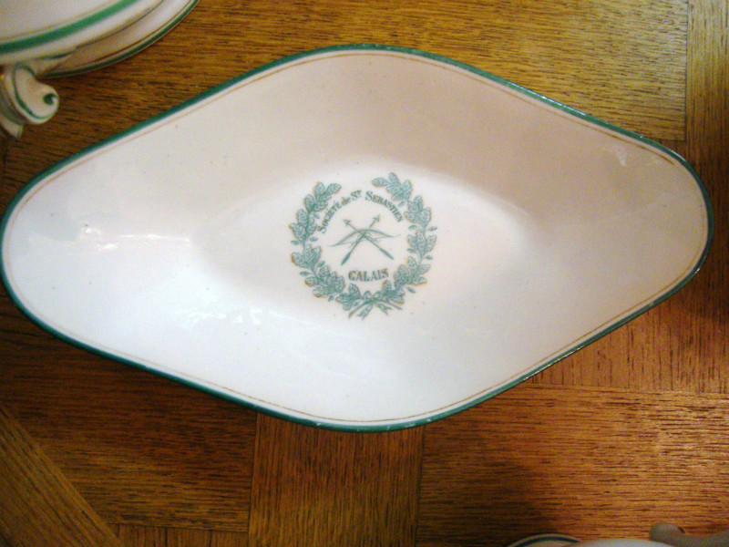 Set of Saint-Sébastien porcelain in Calais