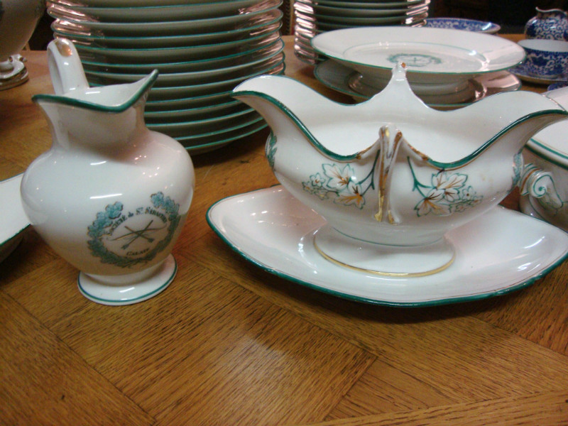 Set of Saint-Sébastien porcelain in Calais