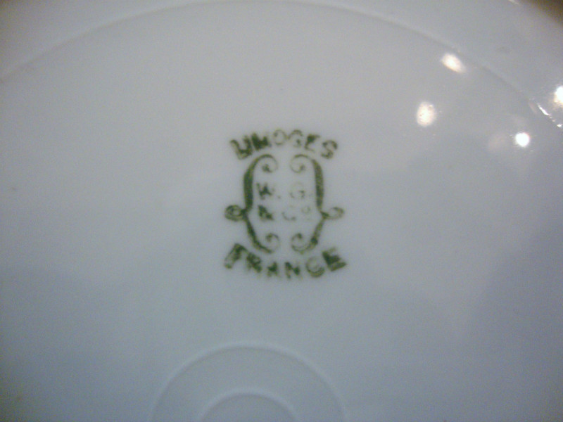 Set of Saint-Sébastien porcelain in Calais