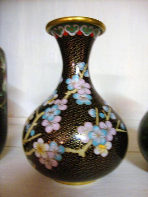 Small cooper chinese vase enamel flowers deco